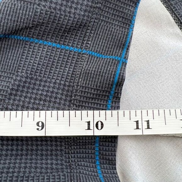 Lululemon T.H.E. Short Linerless Grey and Blue Plaid Size Large - Picture 5 of 9
